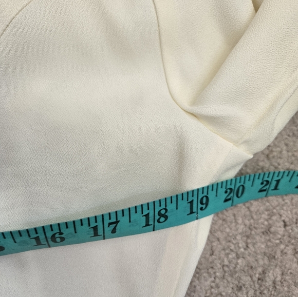 Alexis Cream Women's Blazer with Satin Trim. Size 12 - Picture 12 of 13